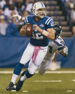 Andrew Luck UNSIGNED 8X10 Photo Indianapolis Colts - Picture 1 of 1