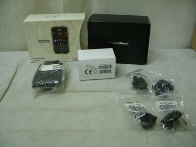 Paquete de accesorios para teléfono inteligente BlackBerry Bold 6 OS 9650 FABRICANTE DE EQUIPOS ORIGINALES - funda, cargador Foto 1 de 4