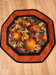 "Mesa octágona acolchada hecha a mano diseño de cosecha de calabaza de otoño reversible 20""" - Imagen 1 de 8