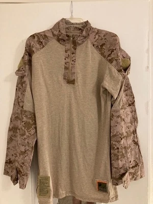 USMC DESERT MARPAT FROG SHIRT - 1/4 ZIP - SIZE MEDIUM REGULAR - Image 1 of 3
