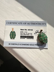 9ct gold emerald and diamond pendant - Picture 1 of 4