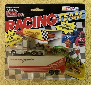 Racing Champions Maßstab 1:87 Team Transporter mit Auto #15 Geoff Bodine Motorcraft - Bild 1 von 2