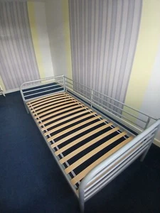 Single metal bed frame, solid, superb condition, used - Picture 1 of 4