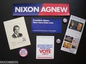 Collection 8 Different Richard Nixon Memorabilia Items - Foto 1 di 1