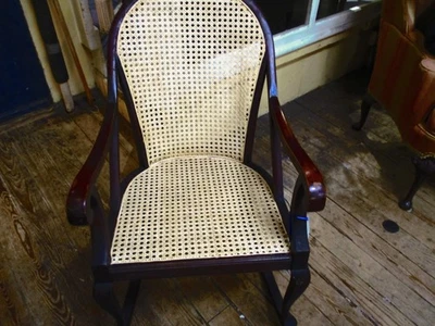 Balancín antiguo estilo Queen Anne Foto 1 de 4