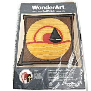 WonderArt SwifStitch 12 in lana kit cuscino 6874 barca a vela tramonto NUOVO vintage - Foto 1 di 5