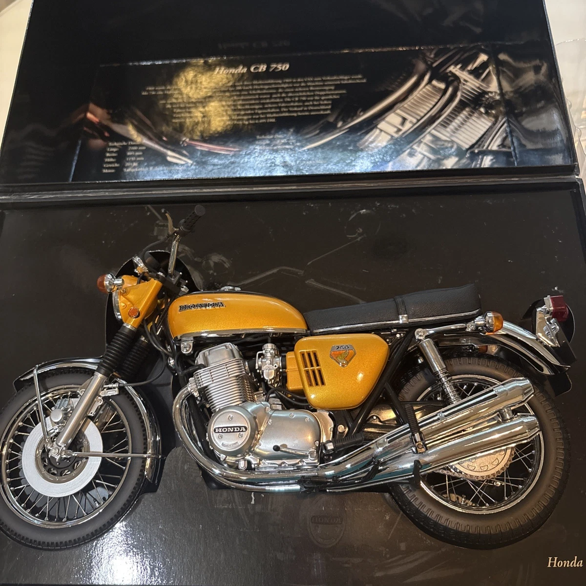 オートバイ・バイク MINICHAMPS Honda CB 750 1:6 Minichamps 1/6 Scale 062 161000 - Honda CB 750 Motorbike - Red