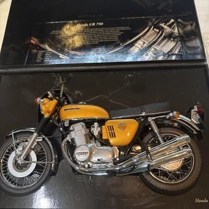 MiniChamps Honda Cb 750 Scale 1.6 Diecast Motorcycle Orig Box Yellow - Picture 1 of 18
