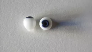 Yeux  poupée ancienne Bleu 6  mm  Blue mouth blown eyes for antique doll - Picture 1 of 2