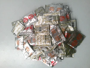 Lot of 60 Chicken & Beef Flavor Ramen Noodle Seasoning Packets Includes Maruchan - Picture 1 of 1