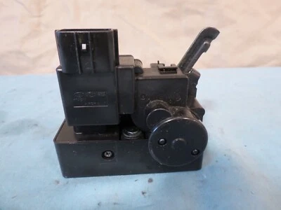 ✅ 07 08 09 10 Actuador de bloqueo trasero con tapa de maletero eléctrico puerta levadiza Kia Rondo OEM Foto 1 de 4