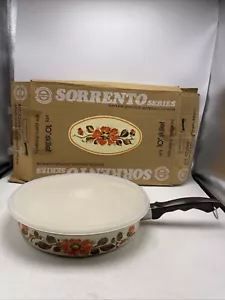 Moneta Sorrento Padella Smaltata Italia 10" Floreale Arancione MCM Vintage anni 70 AP Box - Foto 1 di 15