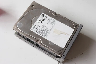 Seagate ST173404FC 73GB Fibre Channel 10K RPM 40-pin 3.5" HDD w/ SUN Spud tray - Image 1 of 4