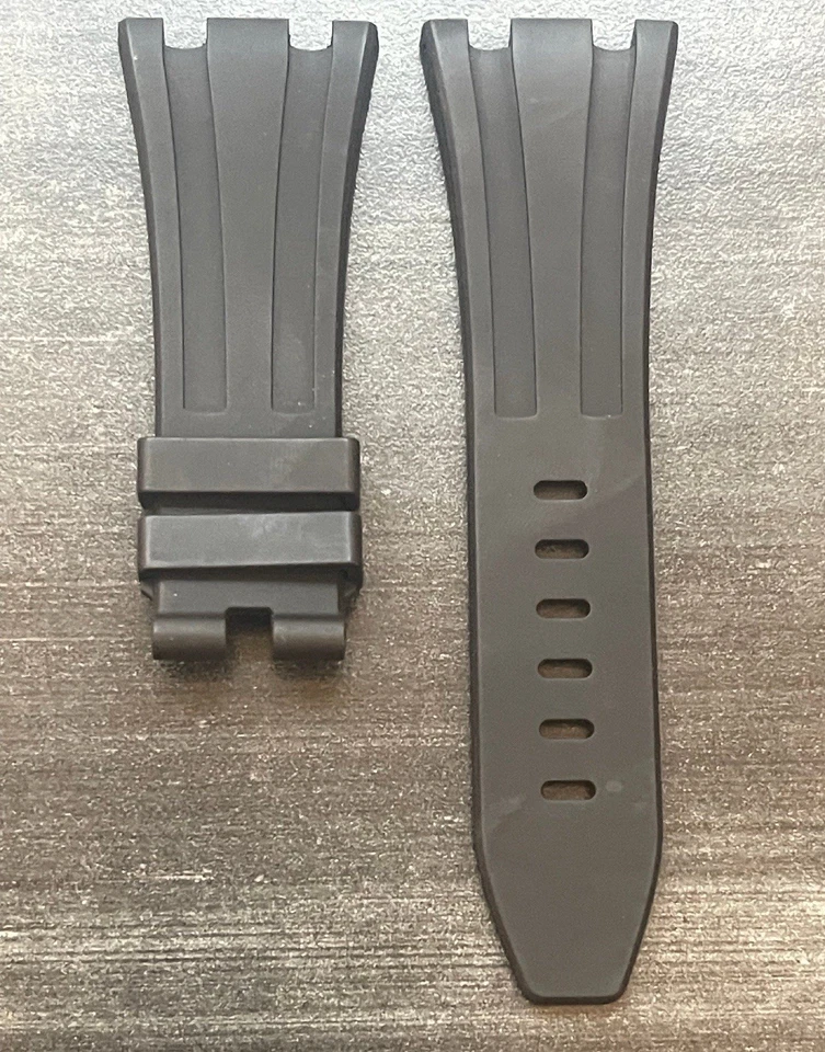 AUDEMARS PIGUET Black Rubber Tang Strap 28/20MM for Royal Oak Offshore Watch - Image 1 of 3