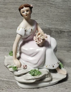 Vintage Rumänien APULUM Lucru manuell, Figur sitzende Frau mit Rosenkorb - Bild 1 von 24