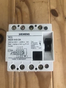 Siemens 40A 30MA RCD 5SZ3 440-3A 4-POLIG RCCB 415V 5SZ3440-3A  - Bild 1 von 2