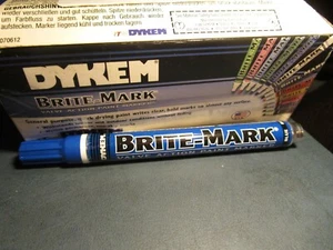 Marcador de pintura azul punta mediana de acción Brite-Mark® M-3 - Imagen 1 de 2