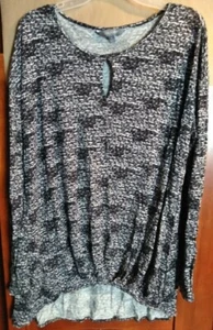Daisy Fuentes Womens Size M Bracelet Sleeve Keyhole Neckline Long Tail Shirt - Picture 1 of 4