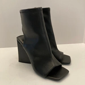 New STEVE MADDEN Safia Cutout Bootie Womans 9M Black Triangle Heel Peep Toe - Picture 1 of 11