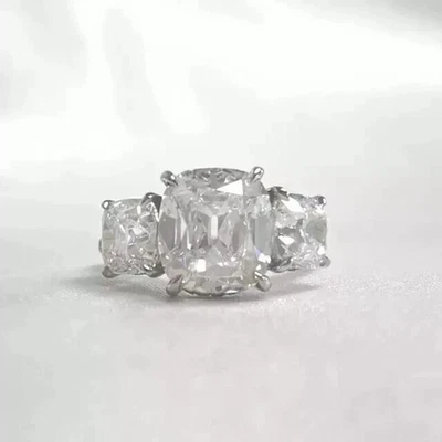Anello da donna con tre pietre e diamanti creati in laboratorio 3 ct... - Immagine 1 di 4