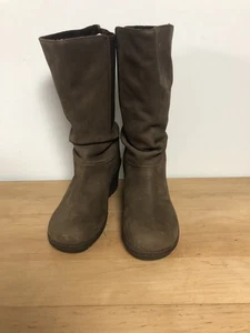 Keen hellbraune Wildlederstiefel Akita halbhohe Stiefel lässig zum Überziehen Keilabsatz Streetwear 6,5 - Bild 1 von 10