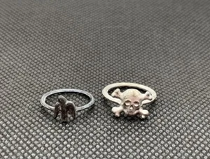 Antik Vintage Cracker Jack Pot Metall Ring Preis Lot Totenkopf Knochen Vogel Pirat  - Bild 1 von 7