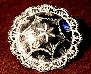 VINTAGE STERLING SILVER 1 1/2" INCH ENGRAVED SCALLOPED WESTERN CONCHO PIN - Picture 1 of 5