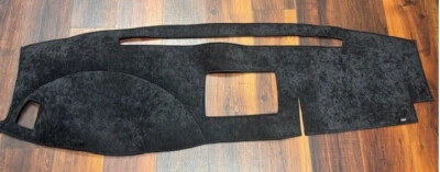 Cubierta de tablero negra para tapete de gamuza Sequoia y Tundra CoverCraft 81774-00-25 Foto 1 de 4