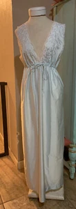 Vintage Barbizon Nachthemd babyblau Nylon Spitze Negligee, bestickt Blumen - Bild 1 von 11