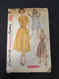 Simplicity Sewing Pattern #4582 Dress 1950s Juniors Size 11 Bust 29 Vintage  - Picture 1 of 3