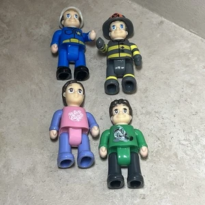 Lote de 4 figuras de acción Hap-P-Kid Little Learners - policía, bomberos, hombre, mujer - Imagen 1 de 2