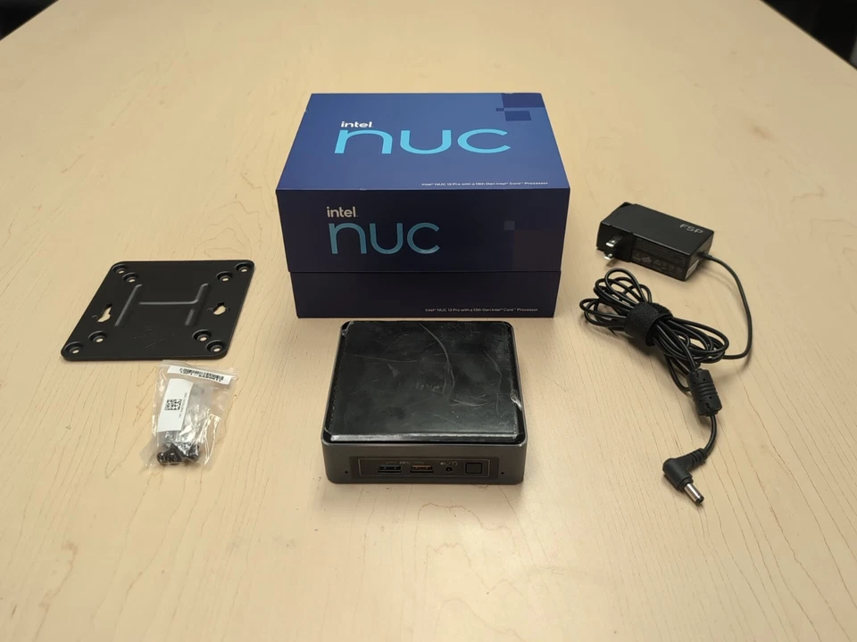 Intel NUC GEN 7, i3, 4GB RAM, 500GB SSD, WINDOWS 10 / 11 Pro NUC7I3BNK - Image 1 of 4
