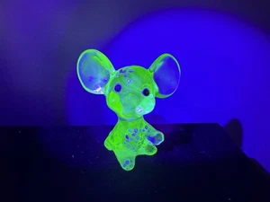 Fenton Key Lime Uranium mouse painted flowers - Picture 1 of 6