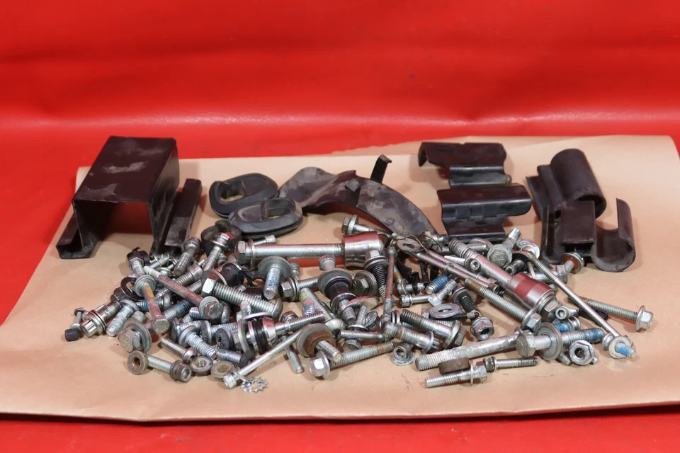 Harley-Davidson Dyna Low Rider FXDL 2007 juego de pernos kit de hardware Foto 1 de 4