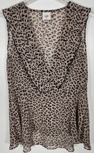 Blusa Cabi Talla XS Beige Negra Estampado Animal Transparente Sin Mangas Volantes Cuello en V LEER - Imagen 1 de 3
