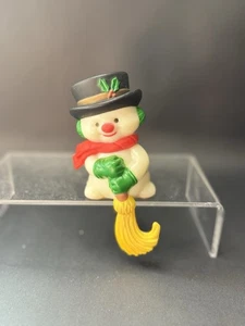 Muñeco de nieve vintage de Navidad con soporte para medias de plástico duro para colgar escoba - Imagen 1 de 7