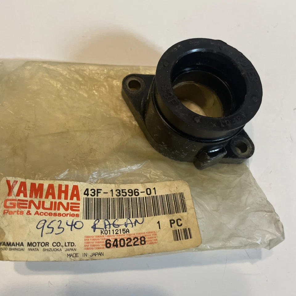 Nuevo de Lote Antiguo Yamaha Colector de Admisión Carb Joint Boot TT600 1985-86 XT600 1984-89 OEM Foto 1 de 4