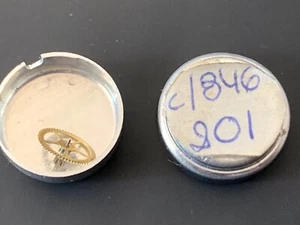 UNIVERSAL GENEVE Cal. 846 201 Corda Parti Ricambio Orologio Manuale - Foto 1 di 1