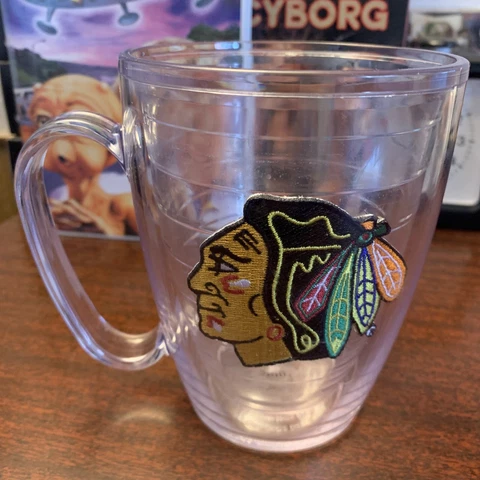 Tervis NHL Chicago Blackhawks insulated, clear 16 oz mug, made in the USA Cover