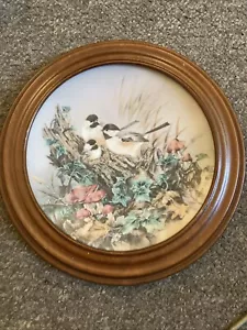 W.S. GEORGE SAMMELTELLER / SANFTER REFRAIN VON LENA LIU Holz Kreisrahmen - Bild 1 von 3