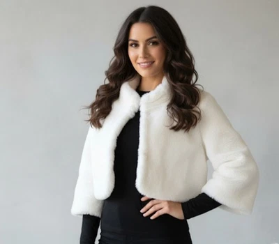 Chaqueta encogida de hombros de piel sintética Laundry By Shelli Segal S/P/C blanca pequeña recortada  Foto 1 de 4