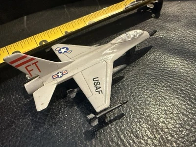 Vintage F-16 Fighting Falcon Road Champs Diecast Airplane Jet A203 - Image 1 of 4