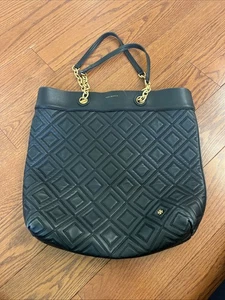 Tory Burch Fleming Borsa in pelle trapuntata nera catena oro - Foto 1 di 18