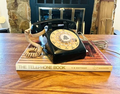 Vintage Stromberg Carlson WORKING Rotary Dial Phone, Black and Tan Telephone - Image 1 of 4
