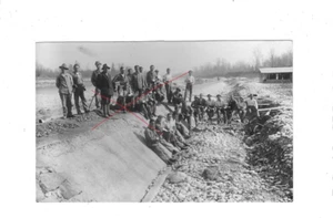 Nr-55048 Foto Arbeiter an der Traun Fluss Regulierung Lambach O,Ö, 2 - Foto 1 di 2