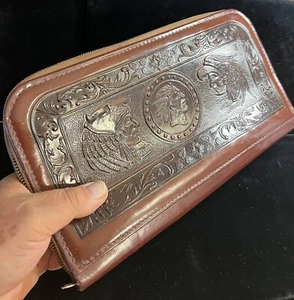 Vintage Handmade & Tooled Leather Billfold, Large Men Wallet, Aztec Mayan Mexico - Picture 1 of 4