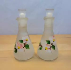Par de cuevas y tapones vintage pintados a mano Hazel Atlas moda gay rosa flores - Imagen 1 de 10