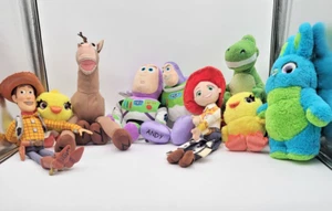 9 Stück Pixar Disney Toy Story Plüsch. Andy Buzz Bullseye Jessie Ducky Bunnie Rex - Bild 1 von 24