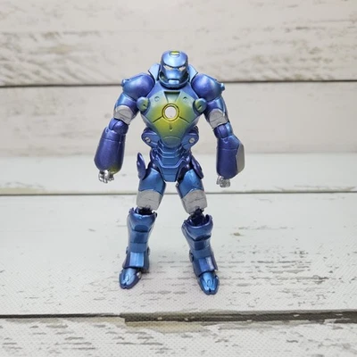 Hasbro Marvel Universe Iron Man 2 Deep Dive Armor Iron Man 2010 3.75" Figure - Image 1 of 4