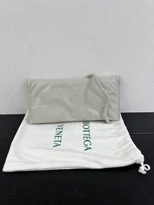 Cream Bottega Veneta Clutch Bag - Picture 1 of 17
